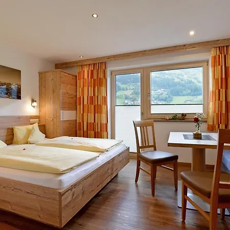 Haus Breuss * Hippach